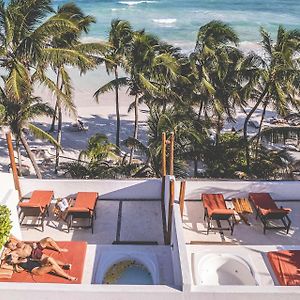 Zimmer mit Kingsize-Bett und mit Strandblick